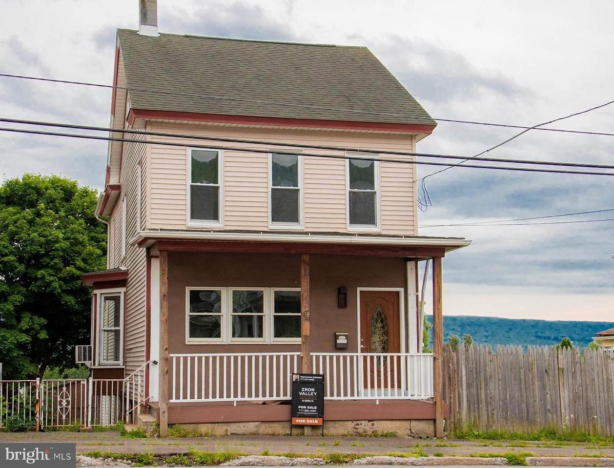 1018 Grand Avenue - Photo 1