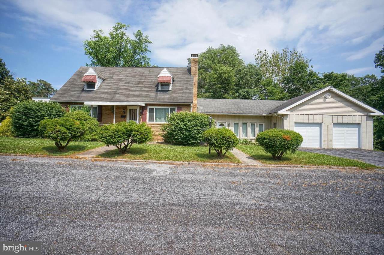 301 Poplar Street - Photo 1