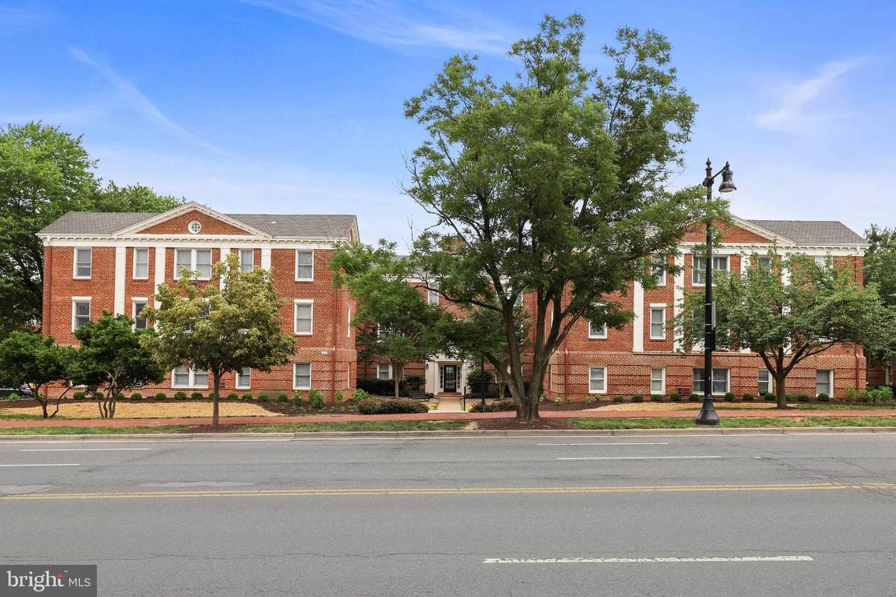906 Washington Street - Photo 1