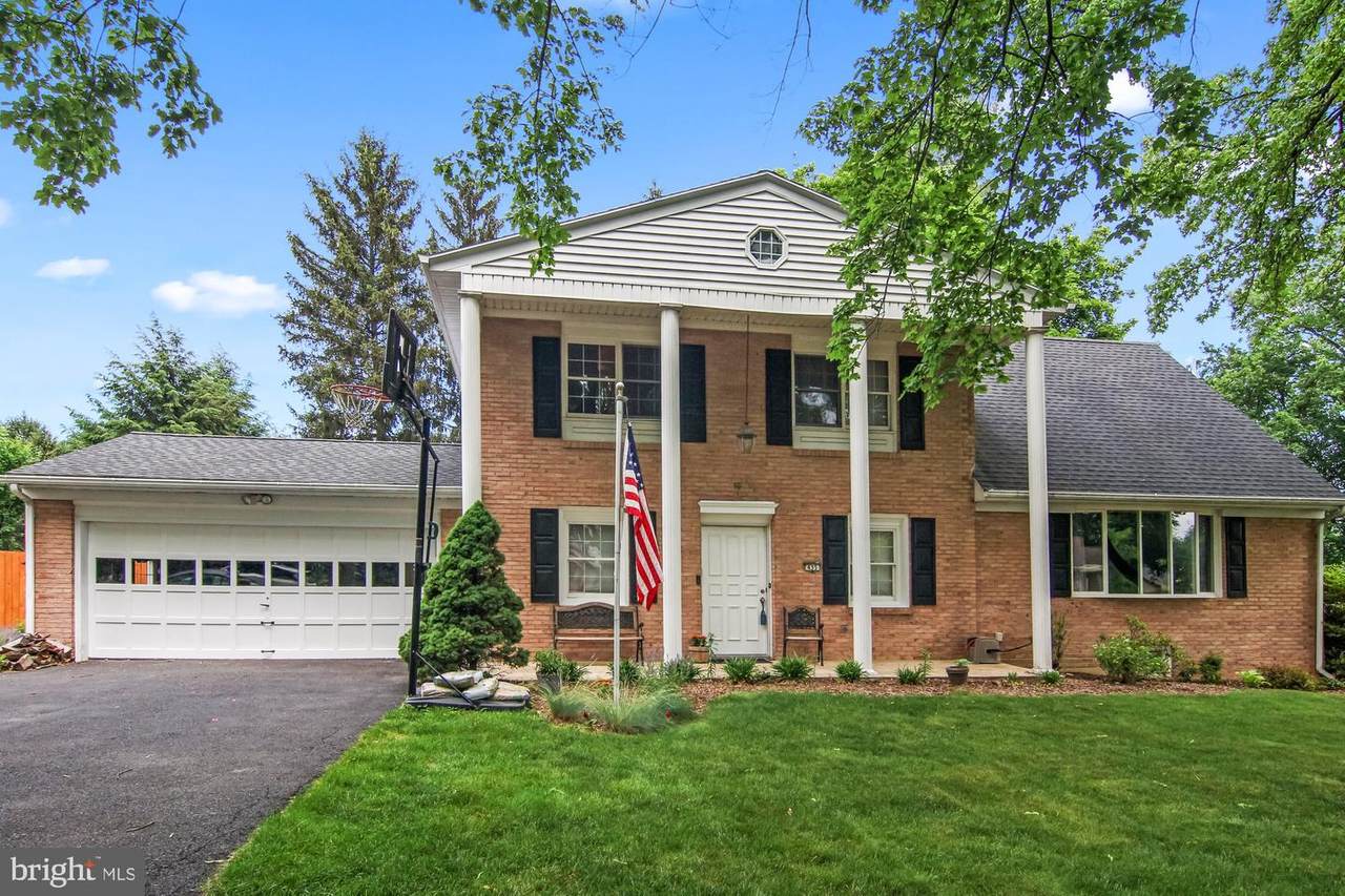 435 Woodcrest Drive - Photo 1