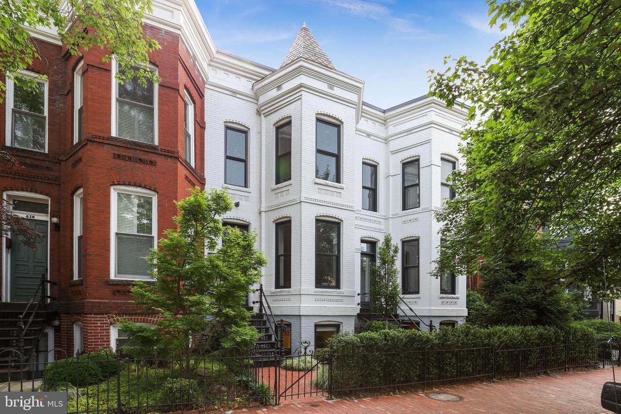 418 7TH Street - Photo 1