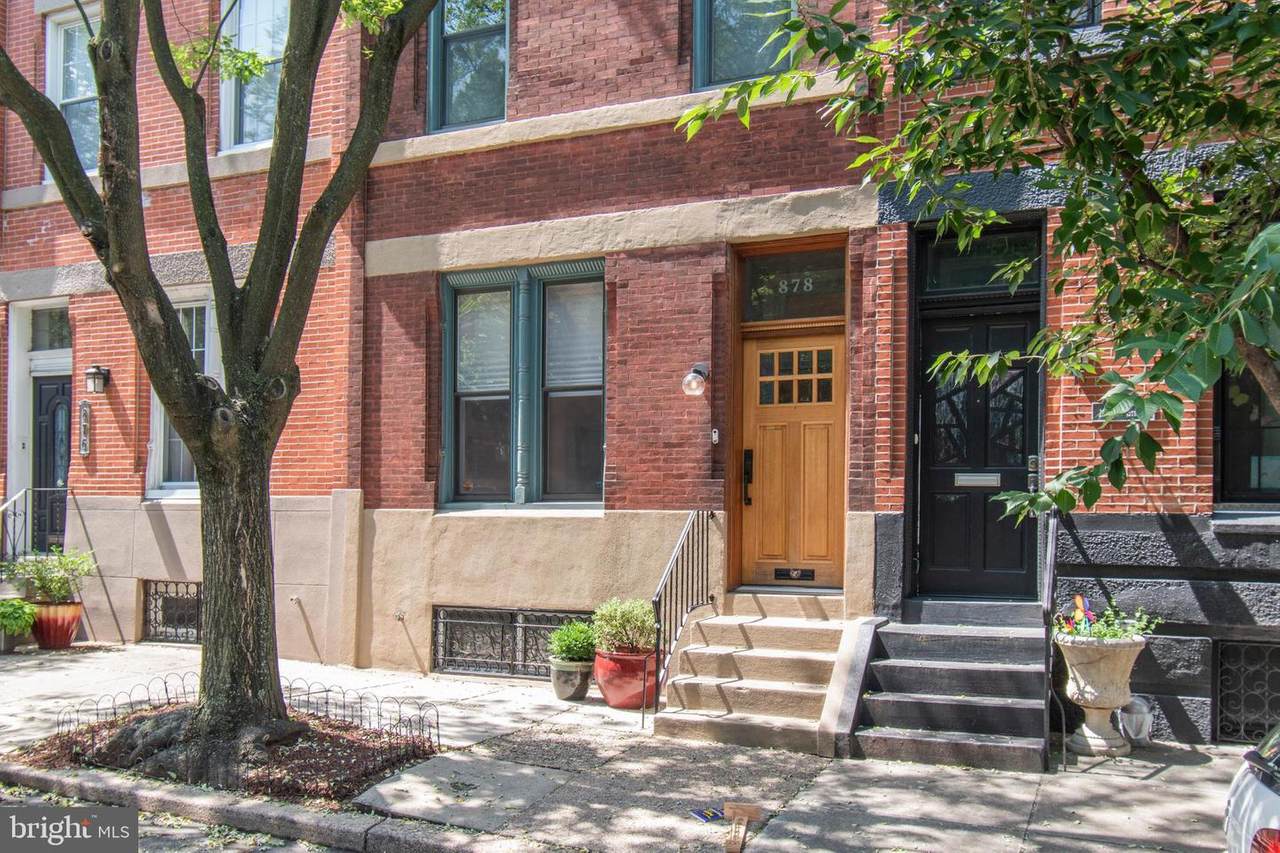878 25TH Street - Photo 1