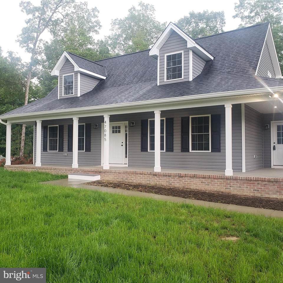47085 Bradley Way - Photo 1