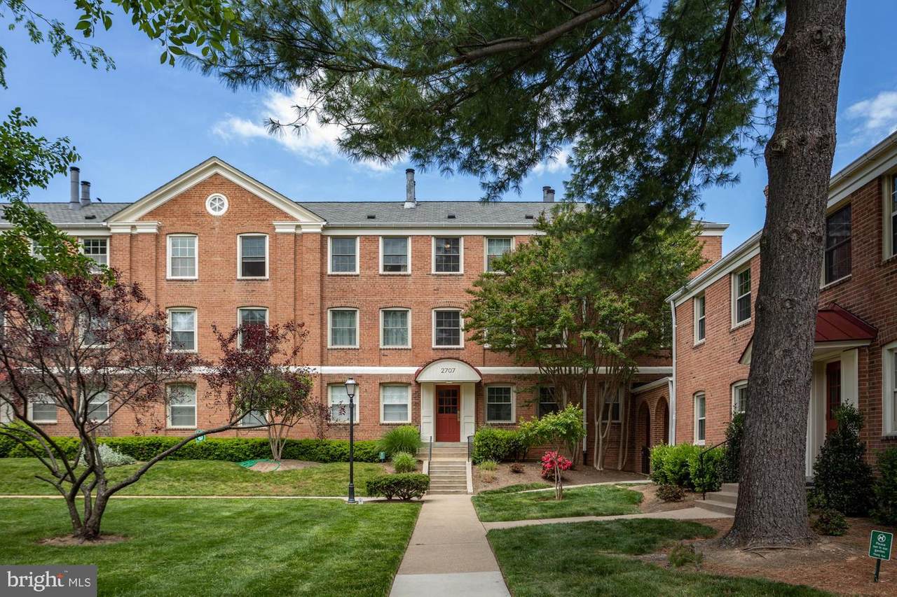 2707 Arlington Boulevard - Photo 1
