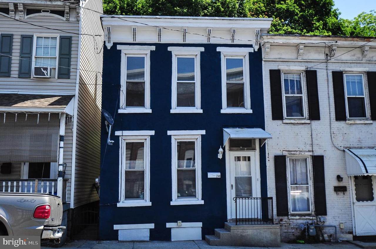 248 12TH Street - Photo 1