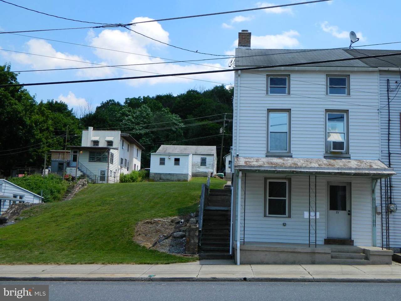 257 4TH Street - Photo 1