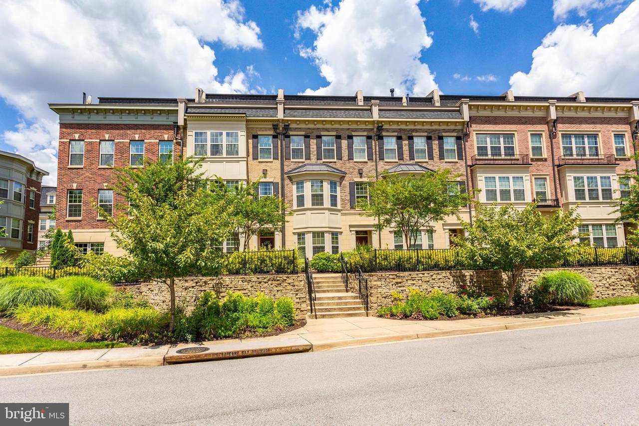 723 Sentry Square - Photo 1