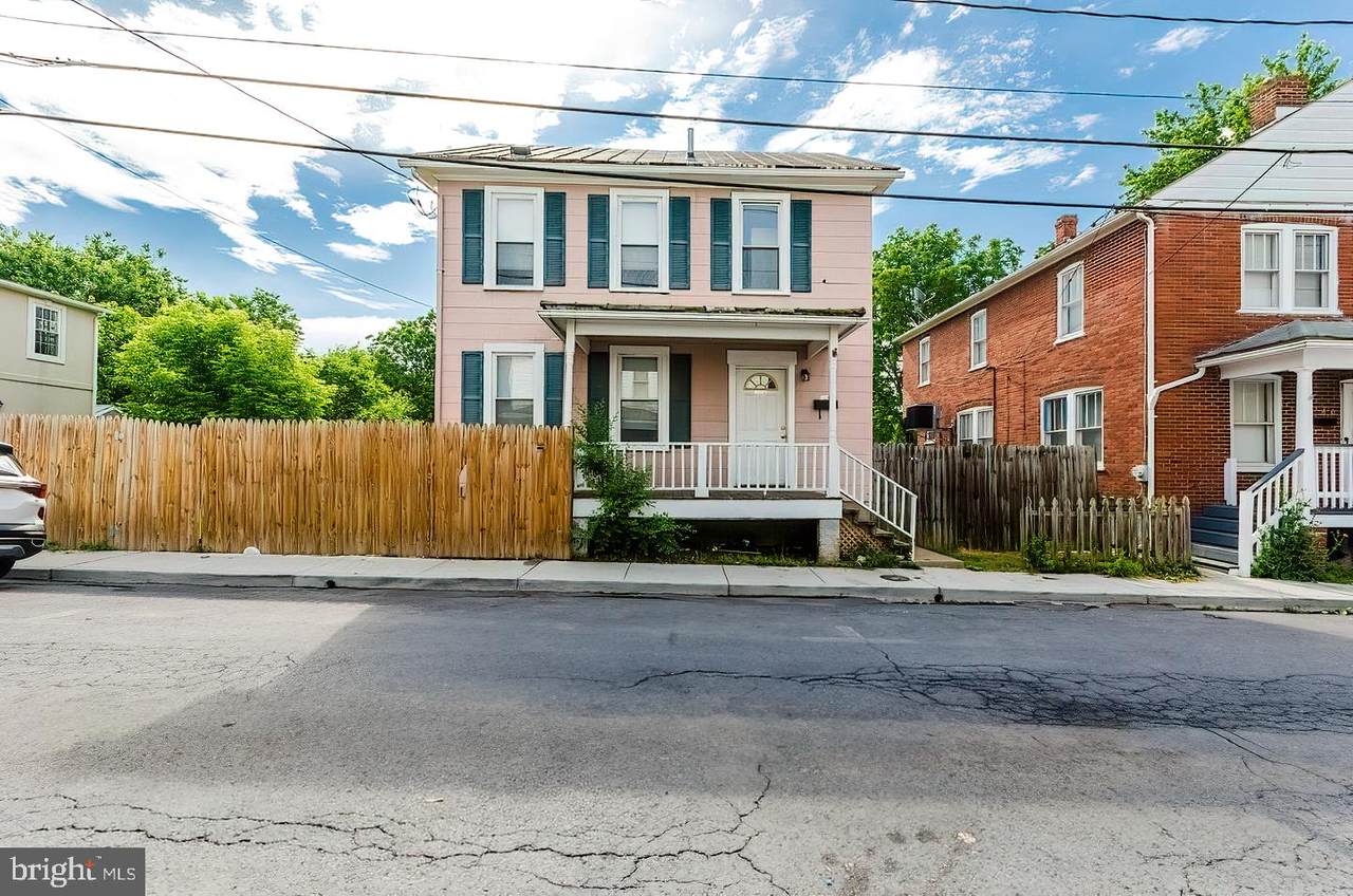 320 Fairview Avenue - Photo 1