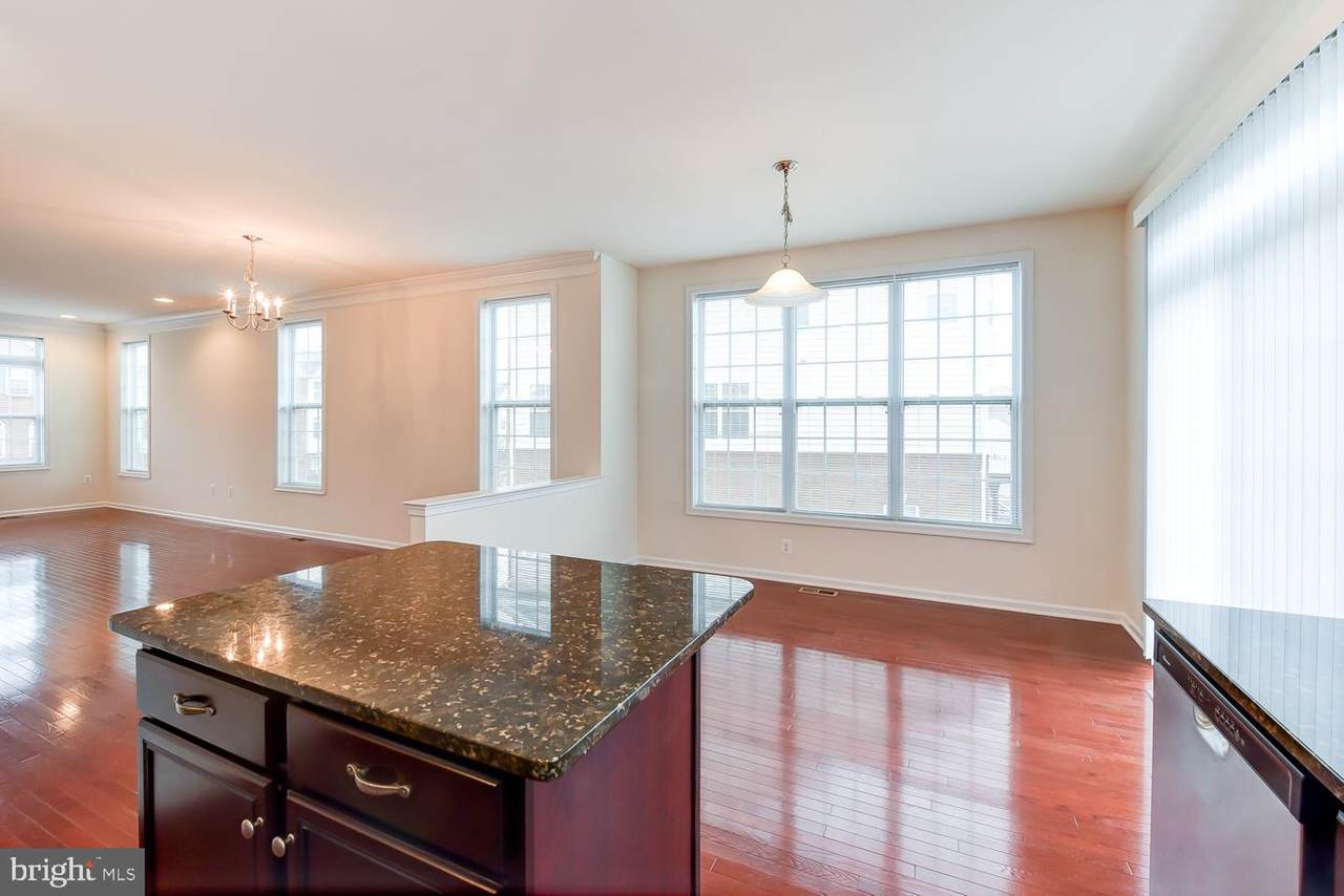 23059 Weybridge Square - Photo 1