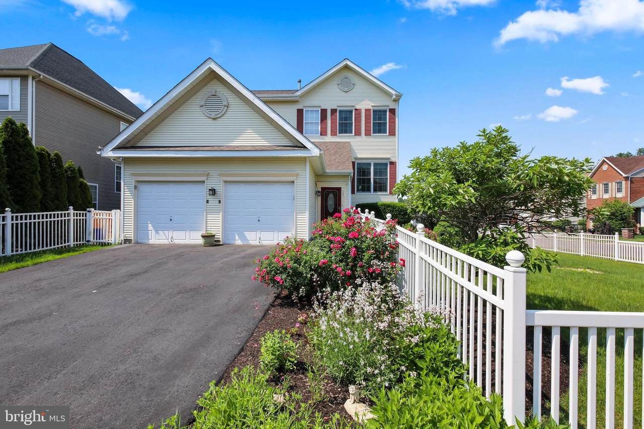 131 Arrowhead Drive - Photo 1