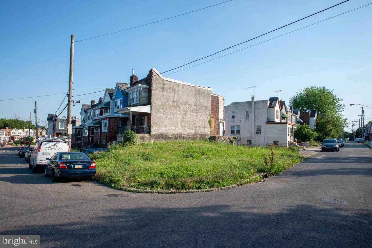 2602 60TH Street - Photo 1