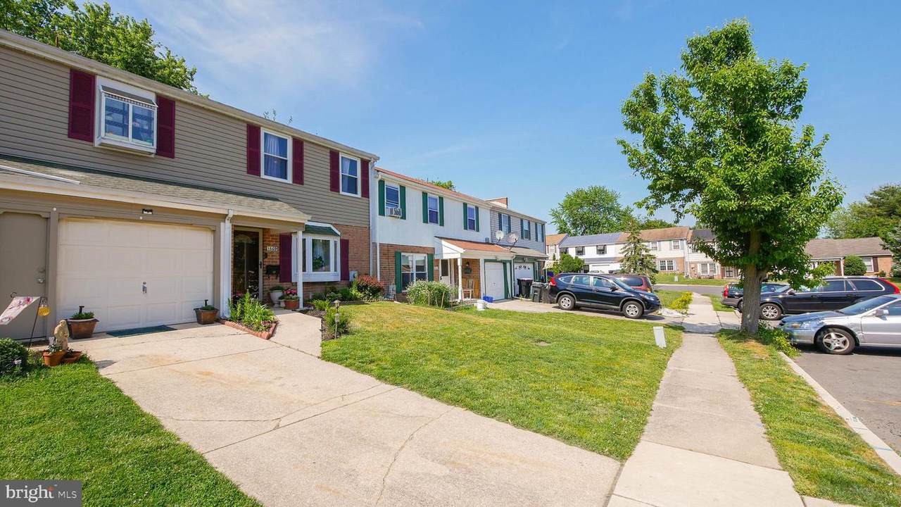 1609 Coventry Place - Photo 1