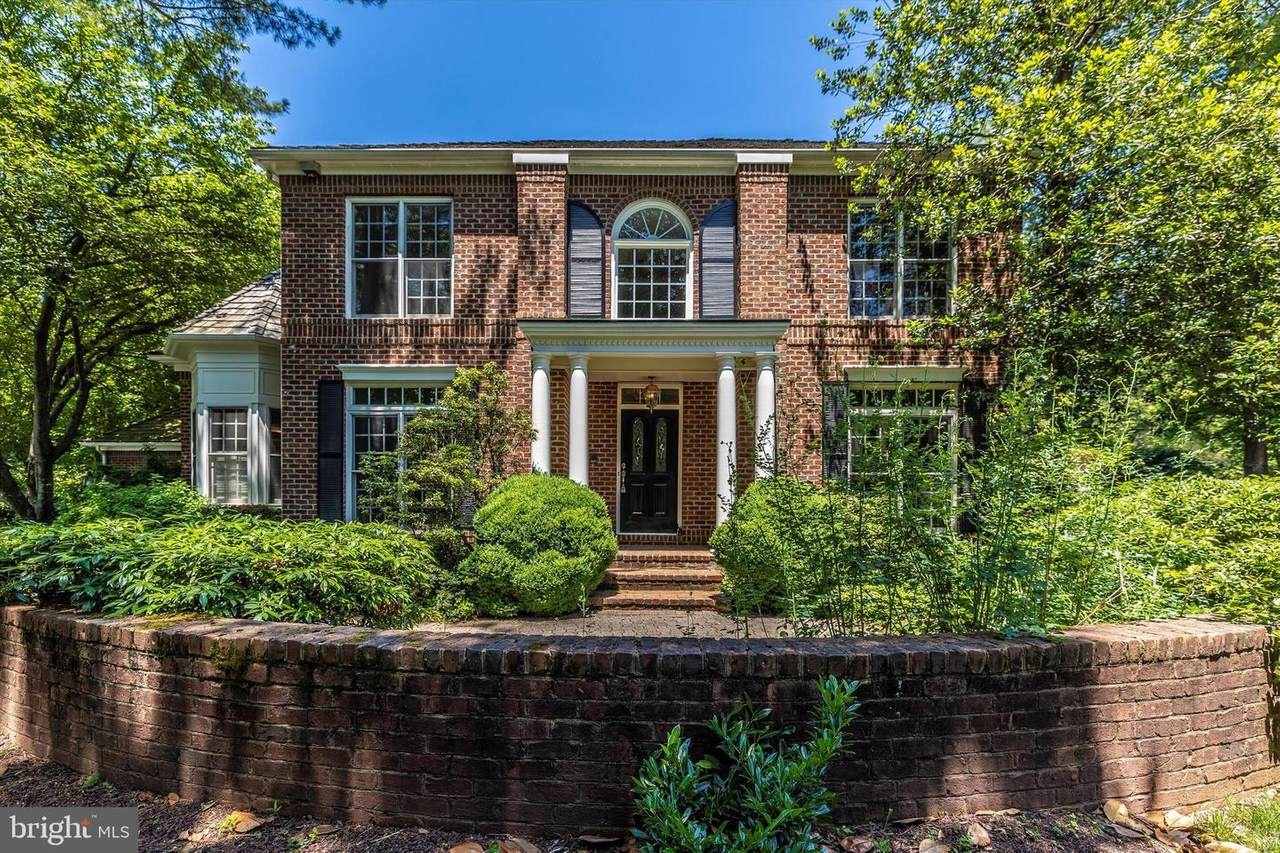 9101 Town Gate Lane - Photo 1
