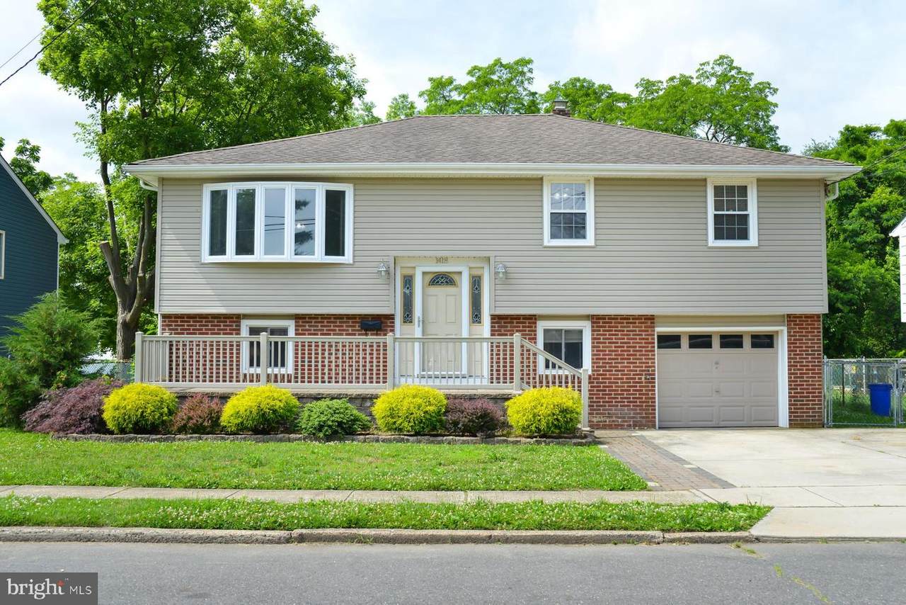 1418 Thompson Avenue - Photo 1