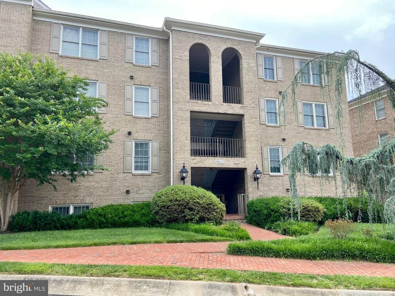 5705 Brewer House Circle - Photo 1