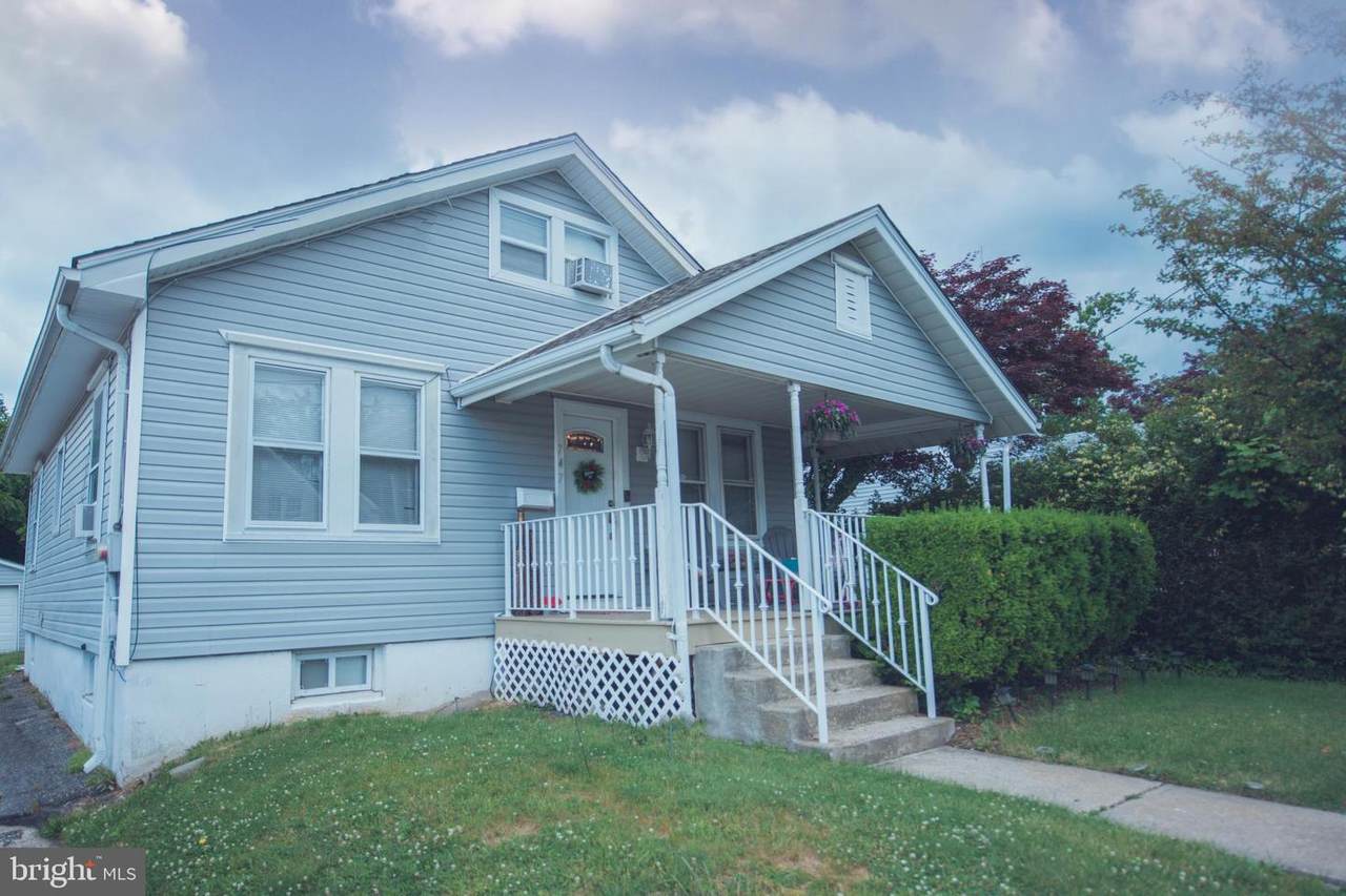 747 Putnam Avenue - Photo 1