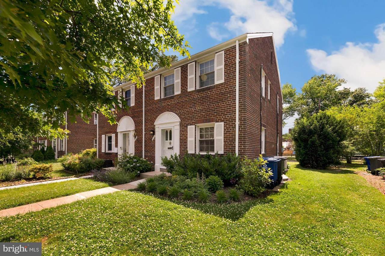 710 Nelson Street - Photo 1