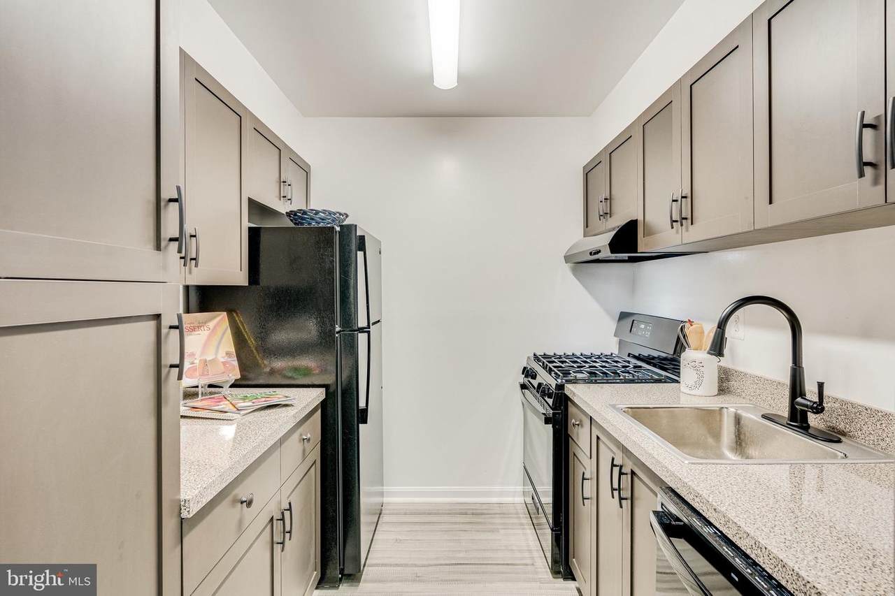 5936 Cove Landing Road - Photo 1