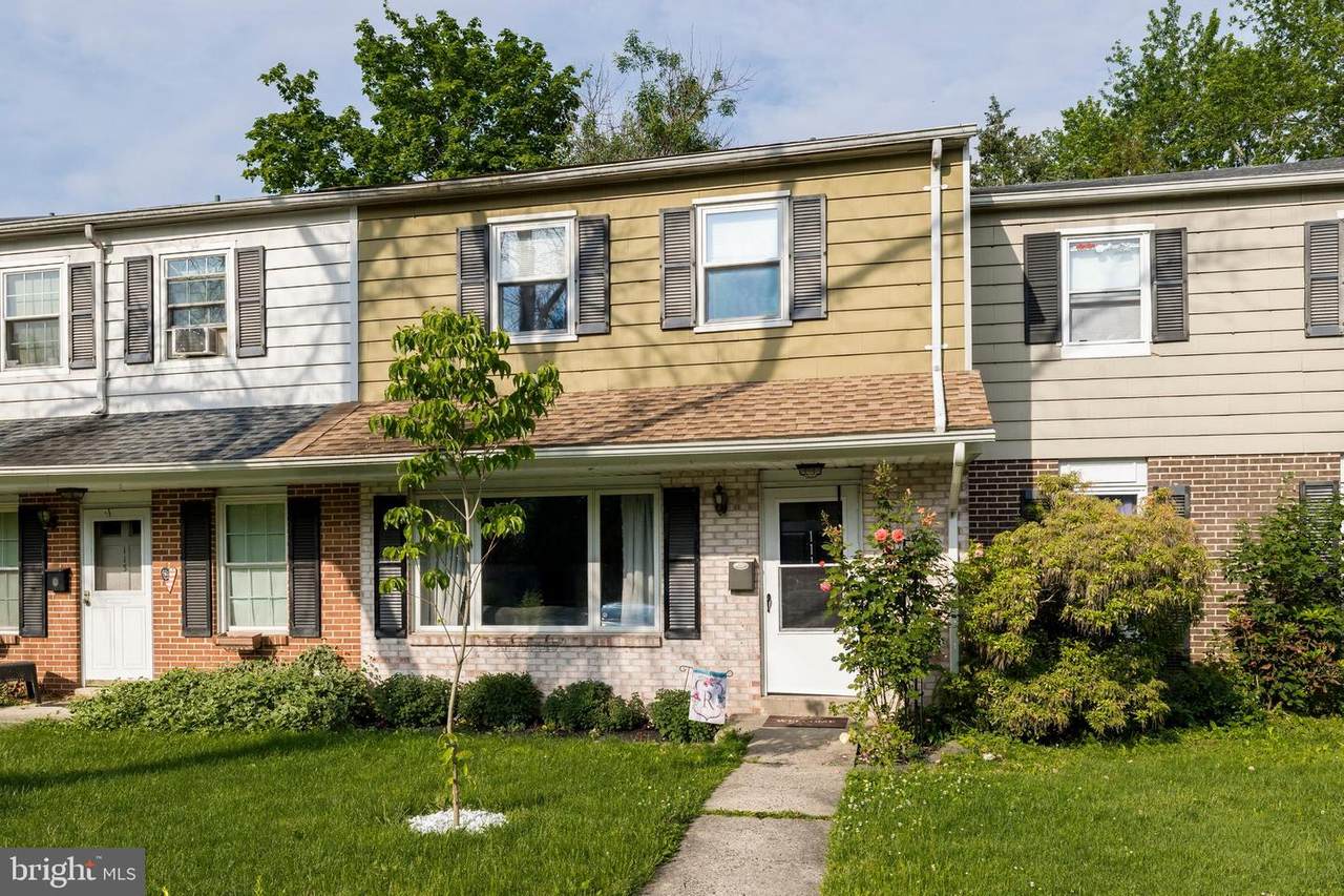 111 Madison Court - Photo 1