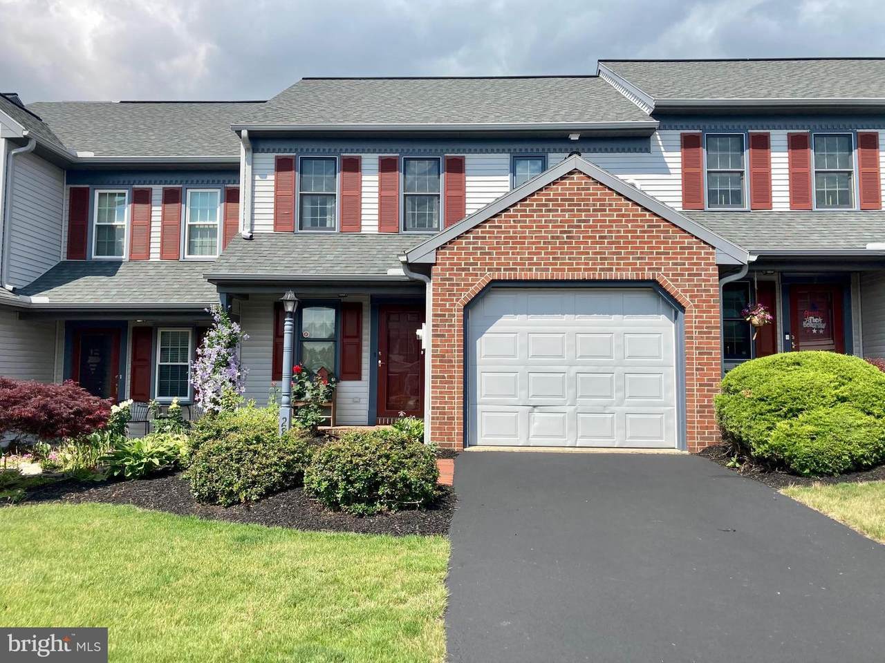 280 Sand Court - Photo 1