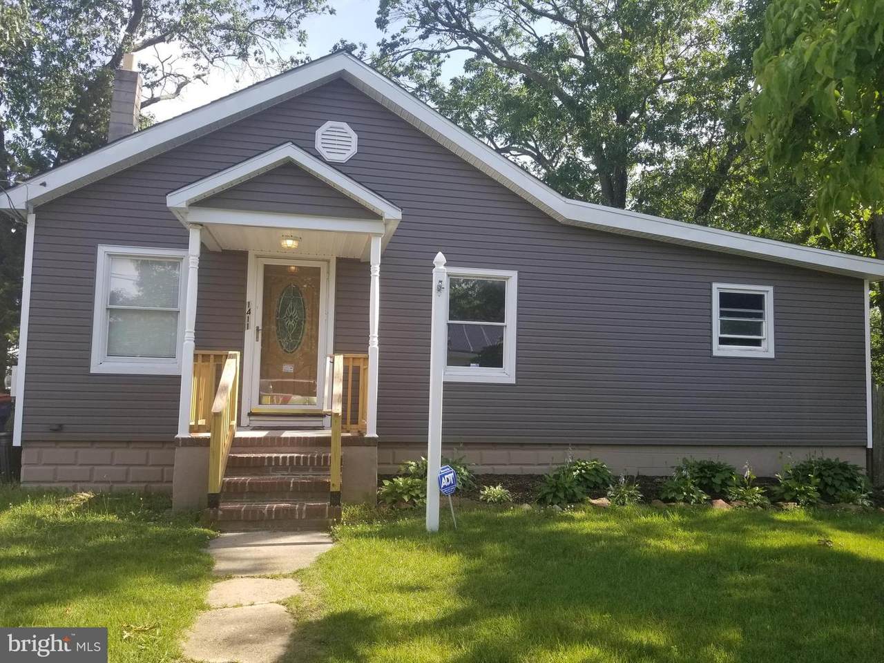 1411 Oakland Avenue - Photo 1