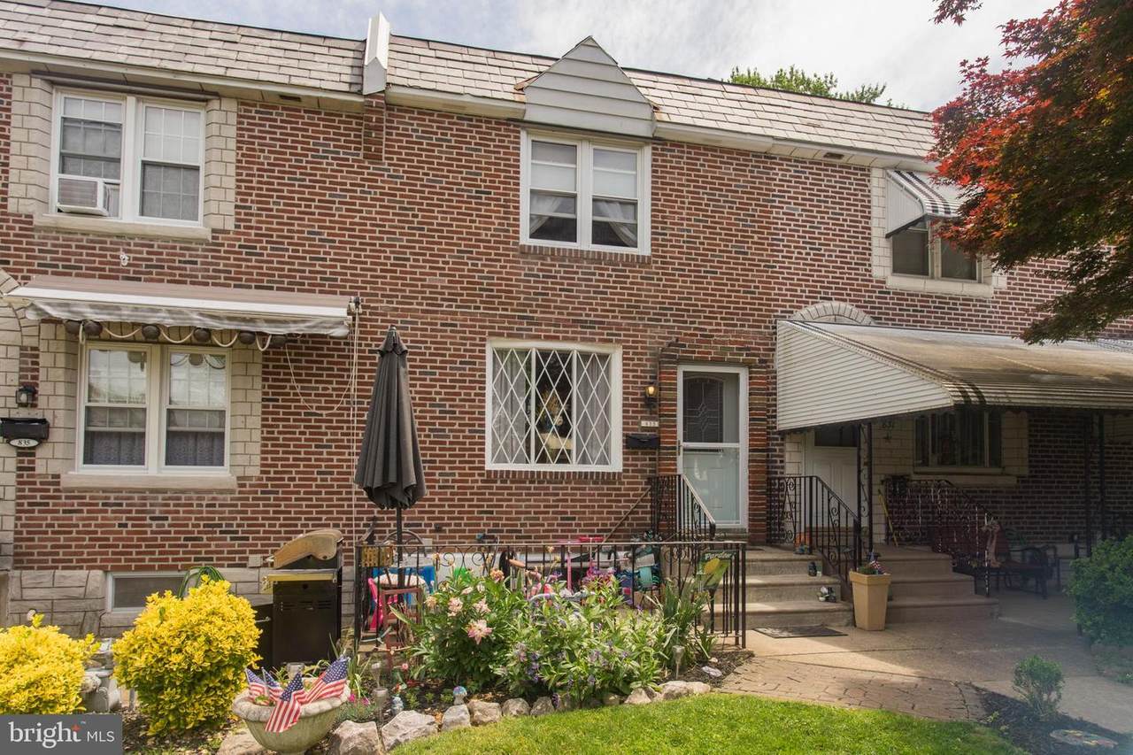833 Crescent Drive - Photo 1