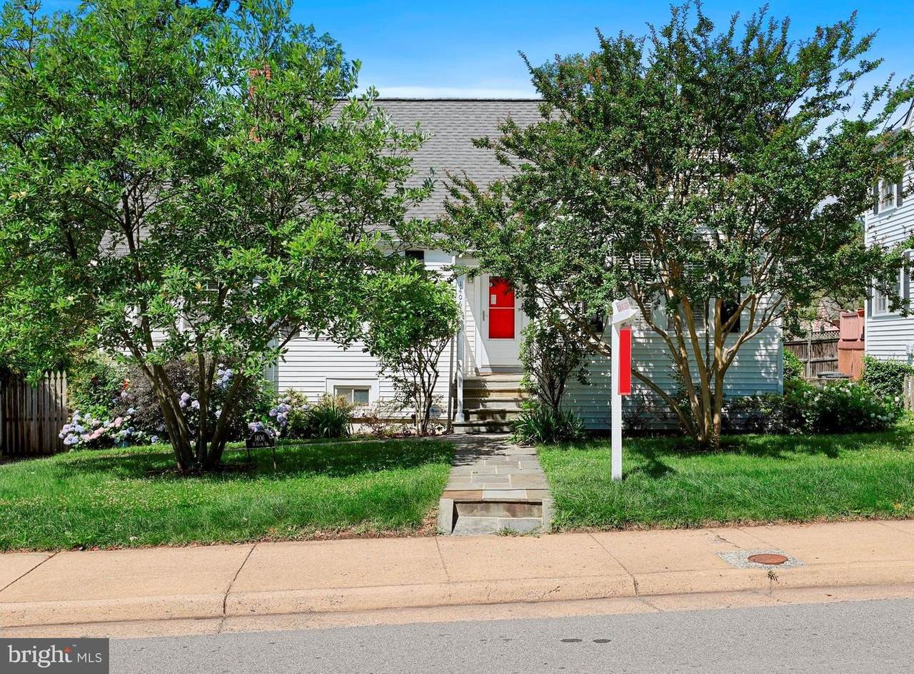 1406 Glebe Road - Photo 1