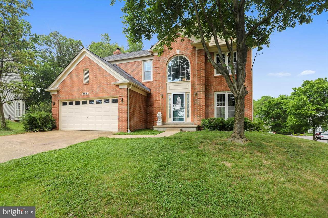 8910 Bovelder Drive - Photo 1