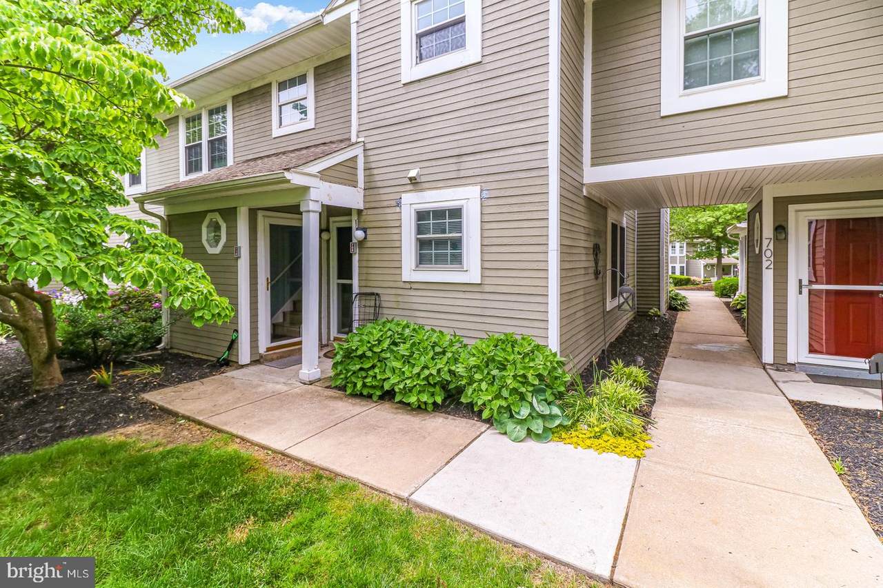 710 Scotch Way - Photo 1