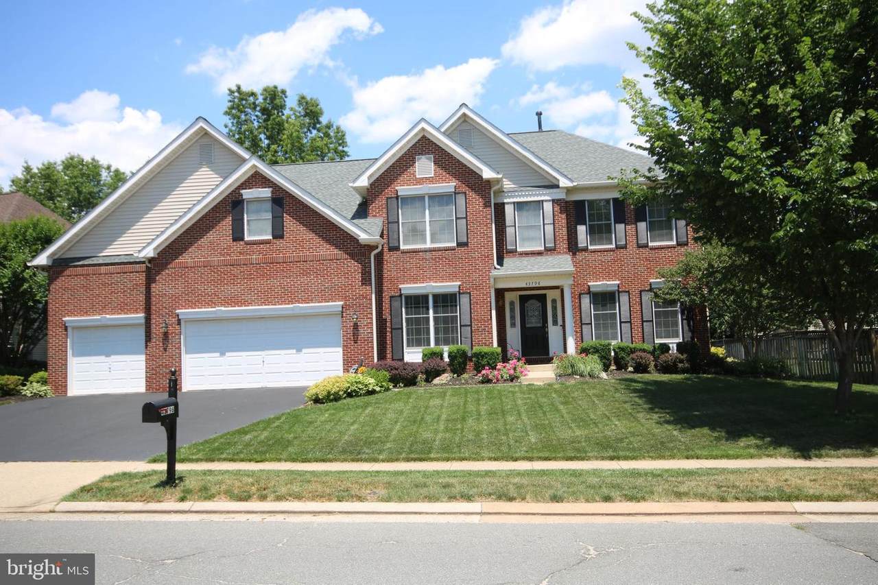 43798 Michener Drive - Photo 1