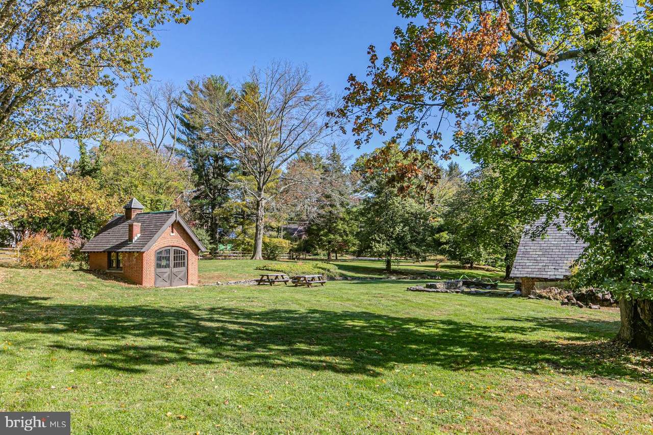 22 Parkside Drive - Photo 1
