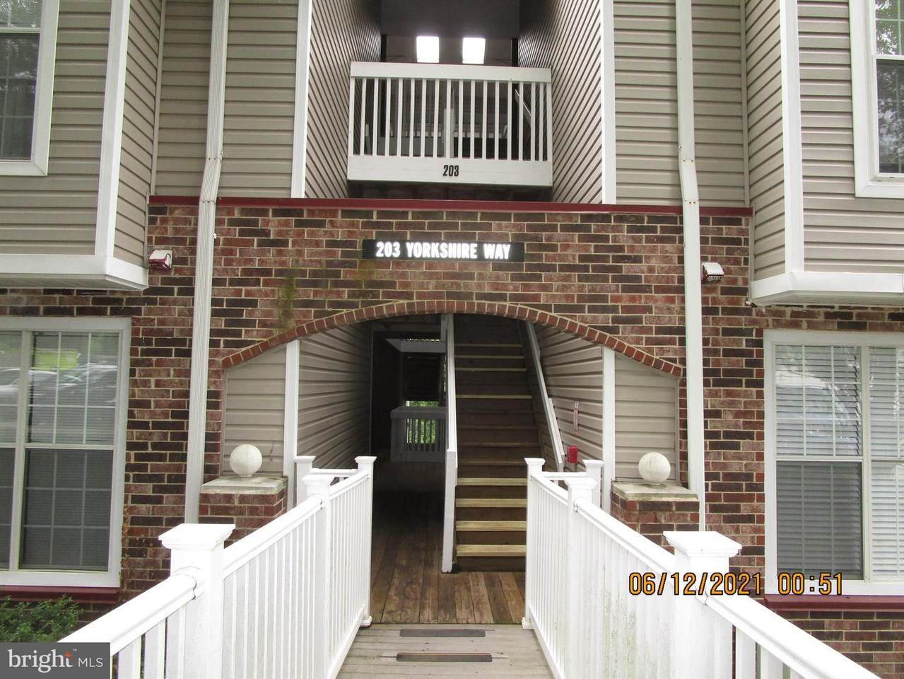 203 Yorkshire Way - Photo 1