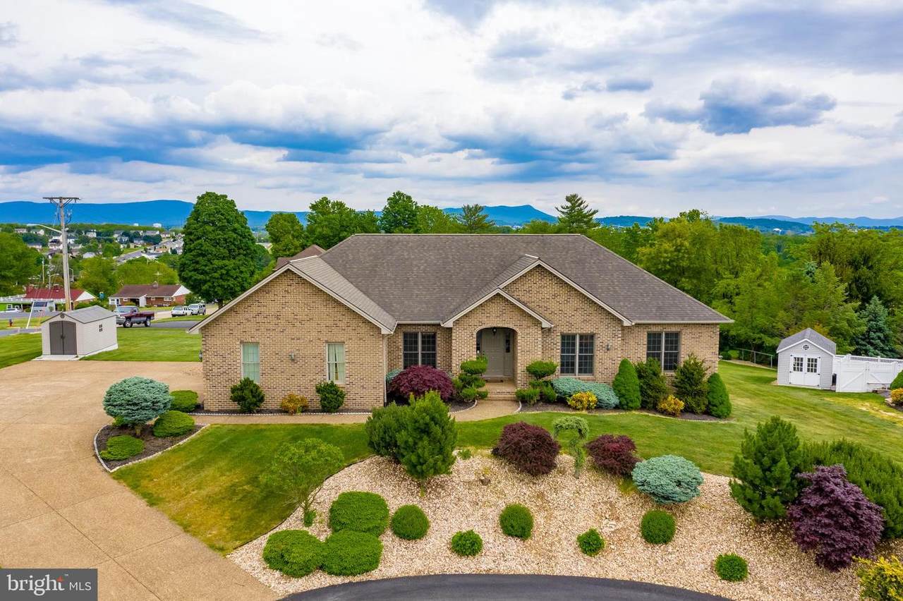 110 Leonard Court - Photo 1