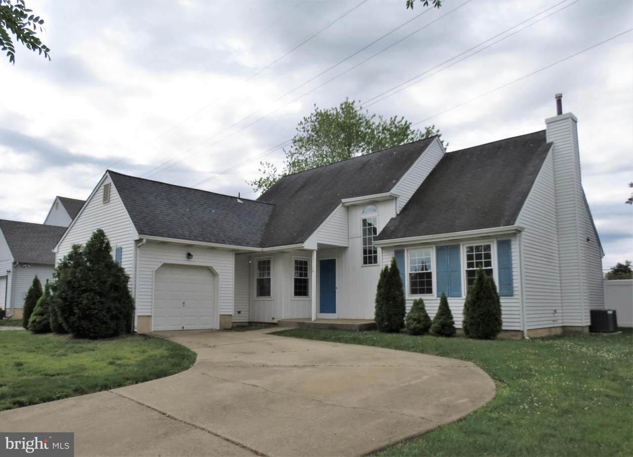 10 Pickwick Drive - Photo 1