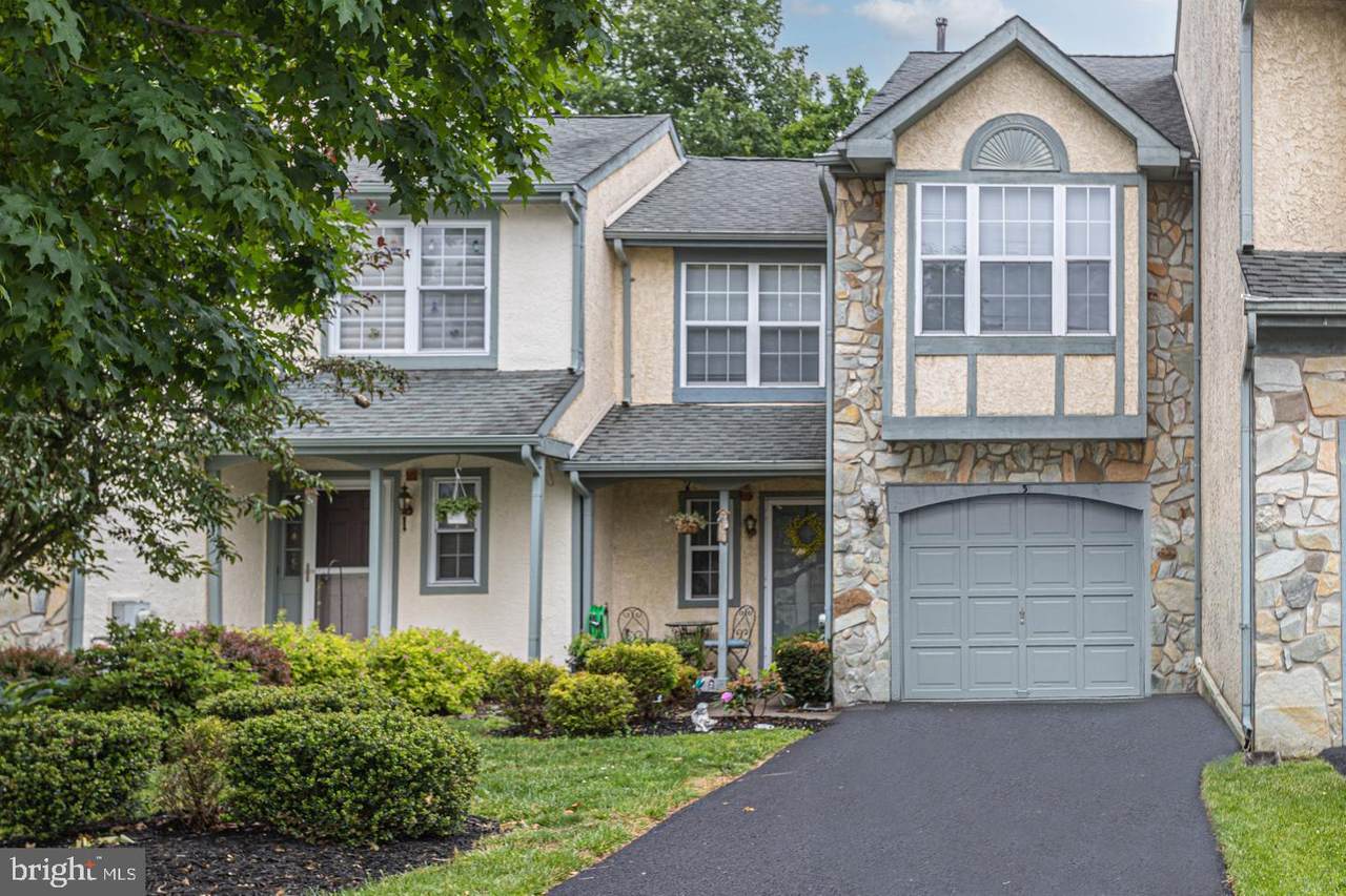 3 Redwood Drive - Photo 1
