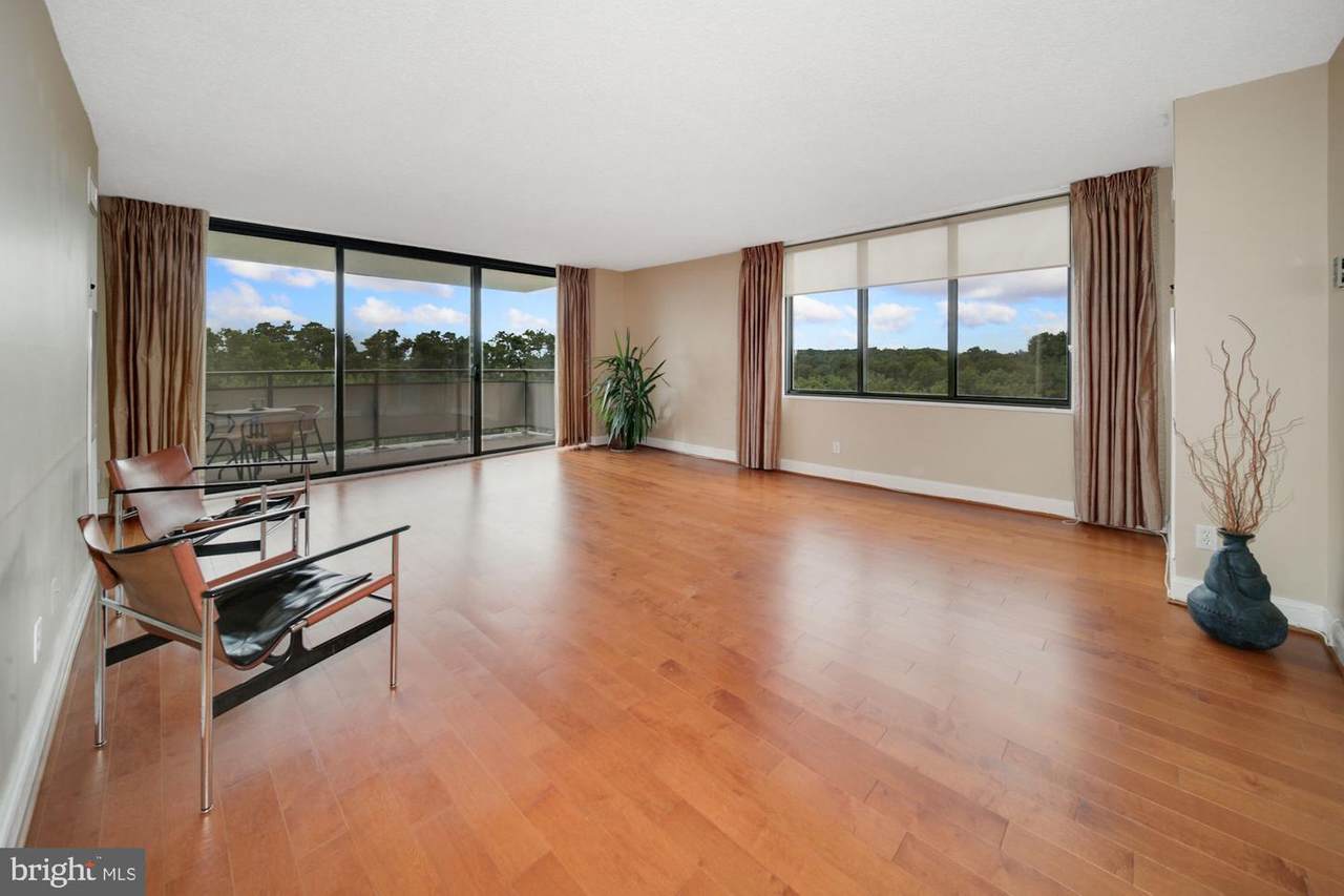 5225 Pooks Hill Road - Photo 1