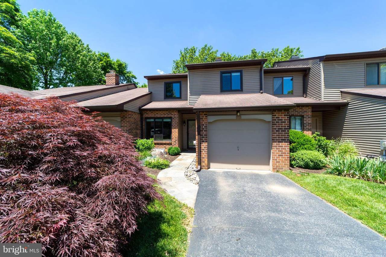 602 Hanover Court - Photo 1