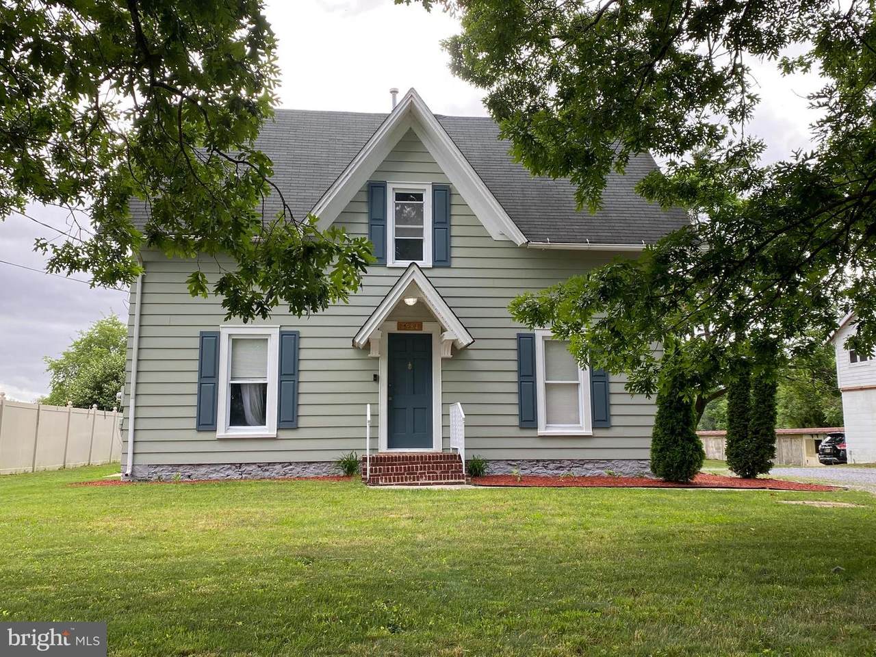 1584 East Avenue - Photo 1