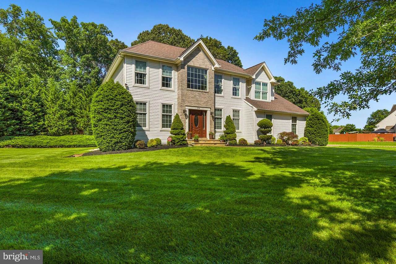 1 Elmwood Way - Photo 1