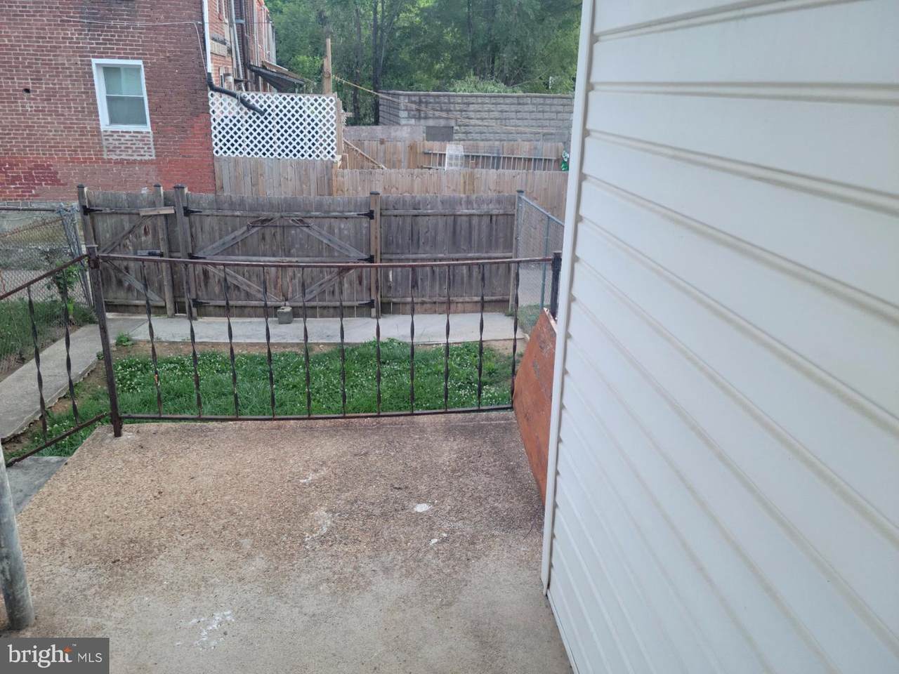 5006 Queensberry Avenue - Photo 1