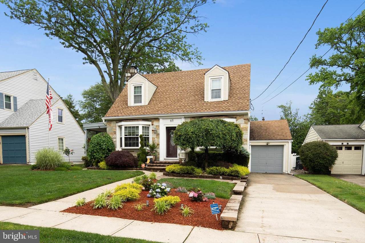 611 Greenway Avenue - Photo 1