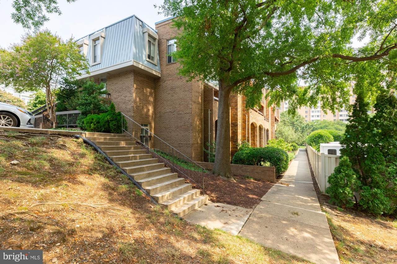 1761 Hayes Street - Photo 1