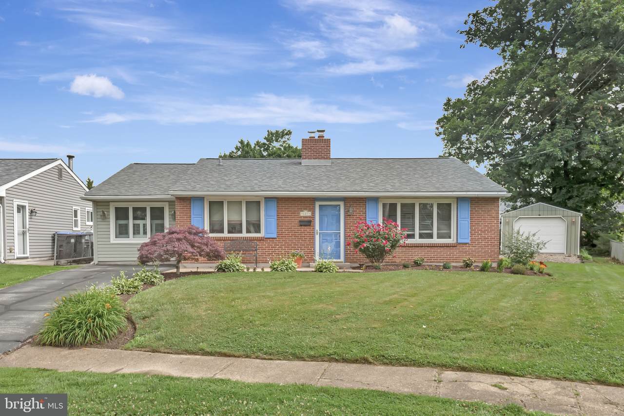621 Delancey Place - Photo 1
