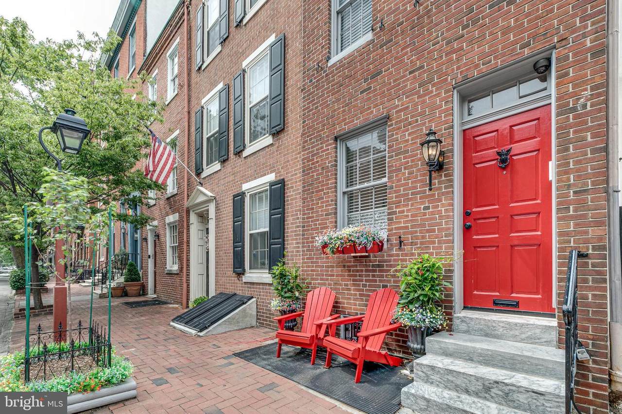 221 Pine Street - Photo 1