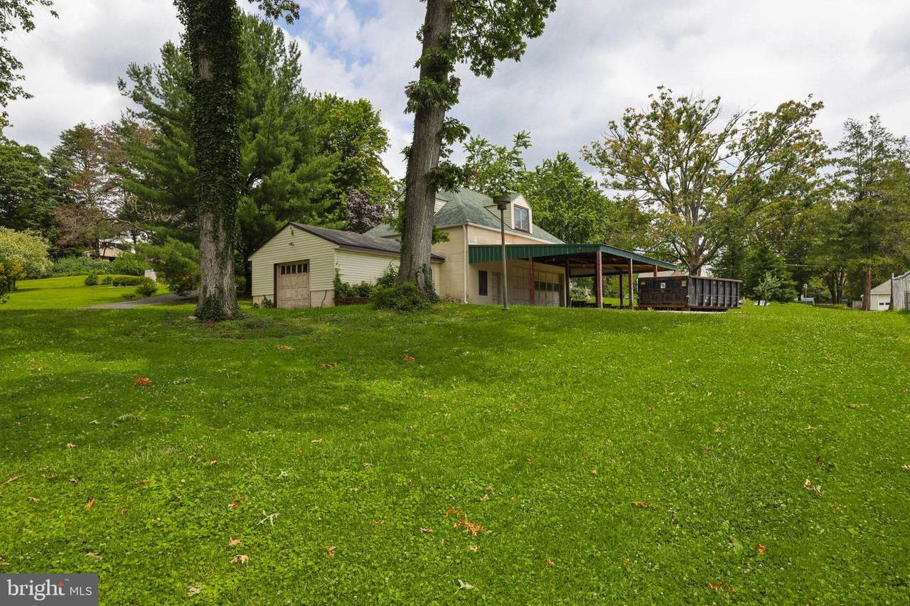 2939 Summit Avenue - Photo 1