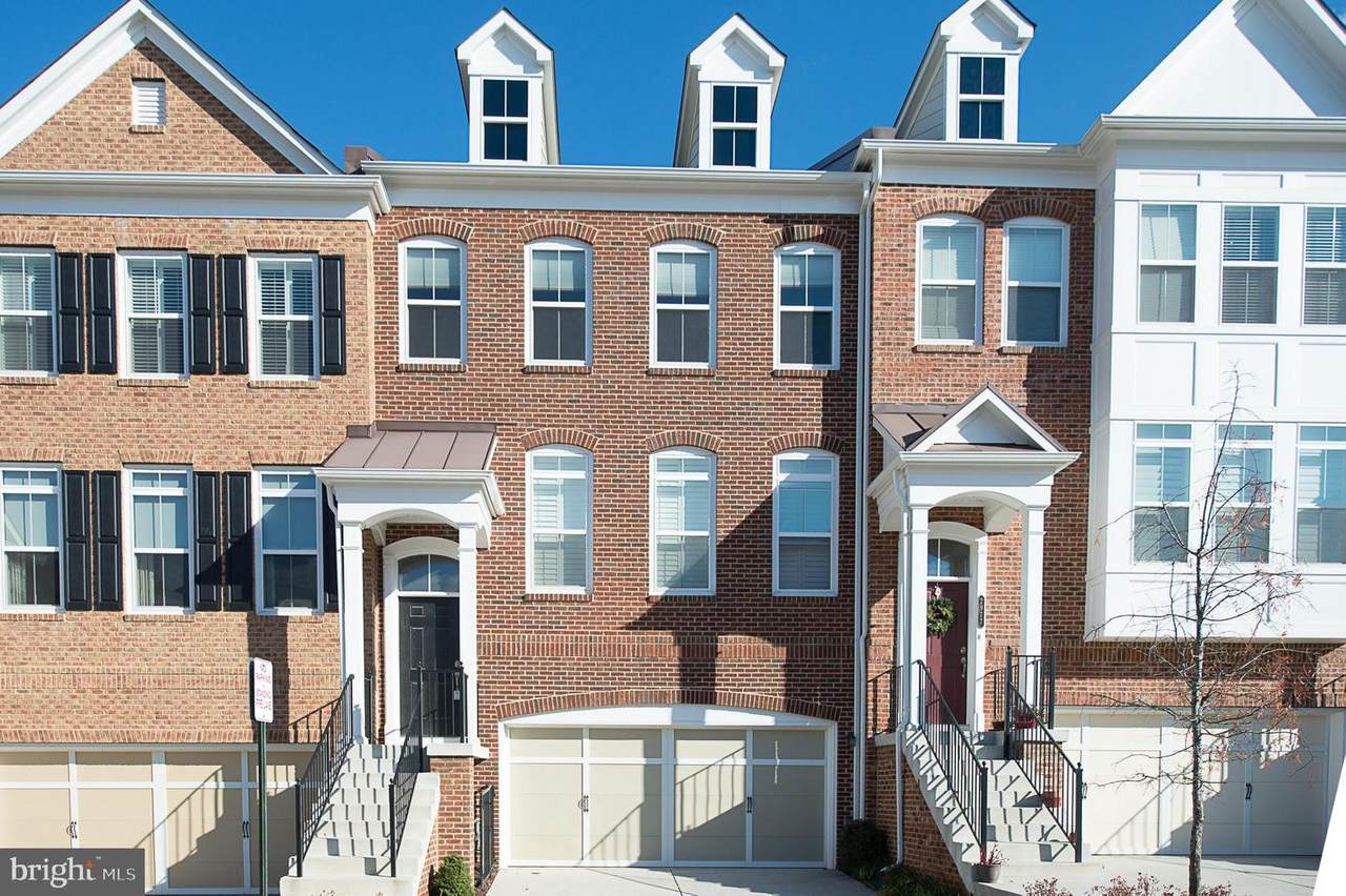 2975 Chesham Street - Photo 1