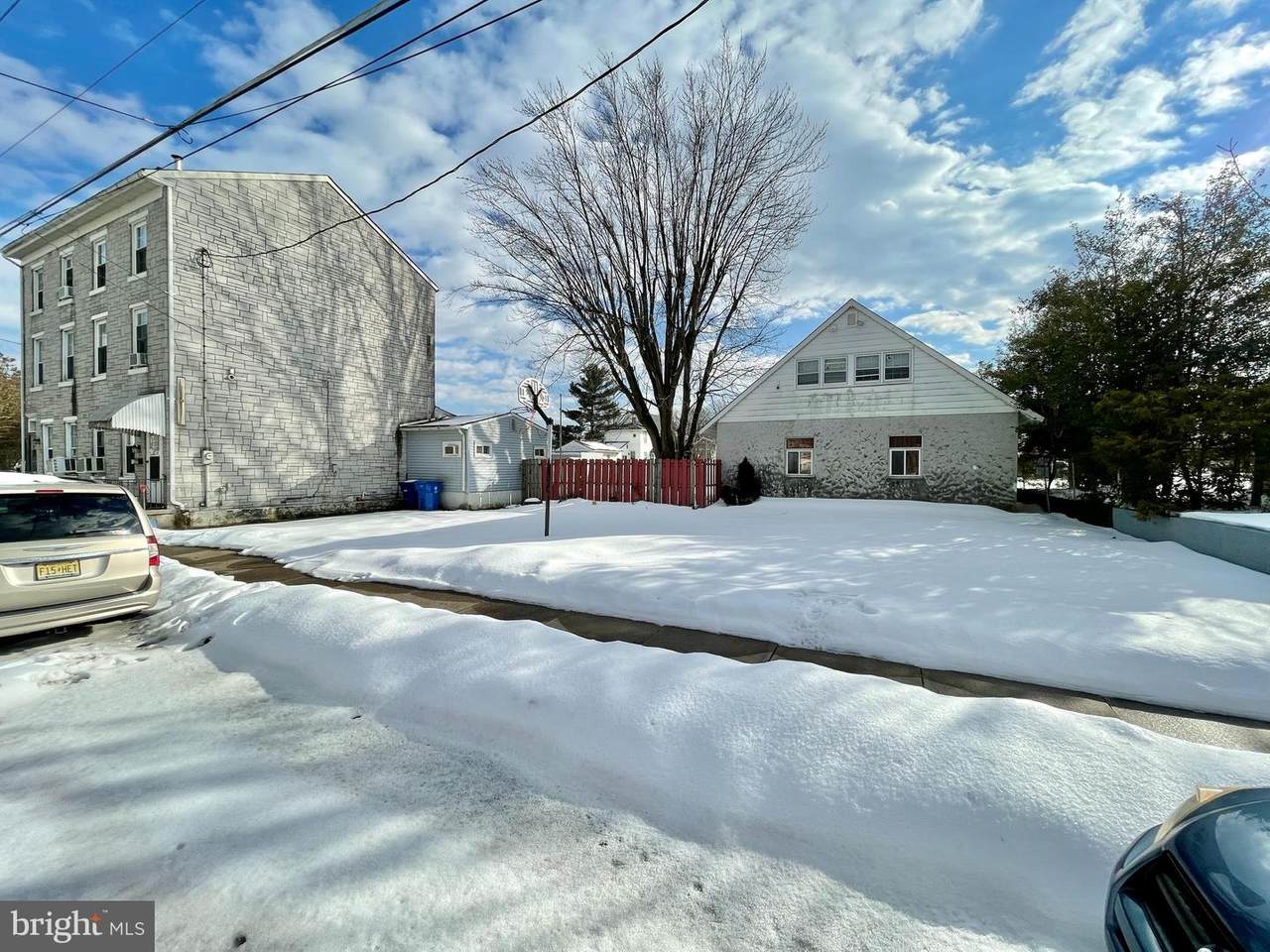 24 4TH Street - Photo 1