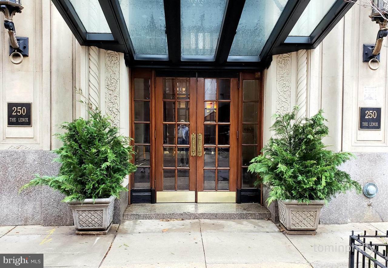 250 13TH Street - Photo 1