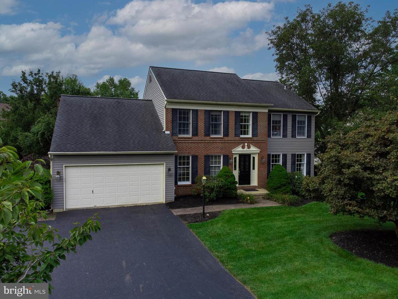 921 Lamberhurst Close - Photo 1