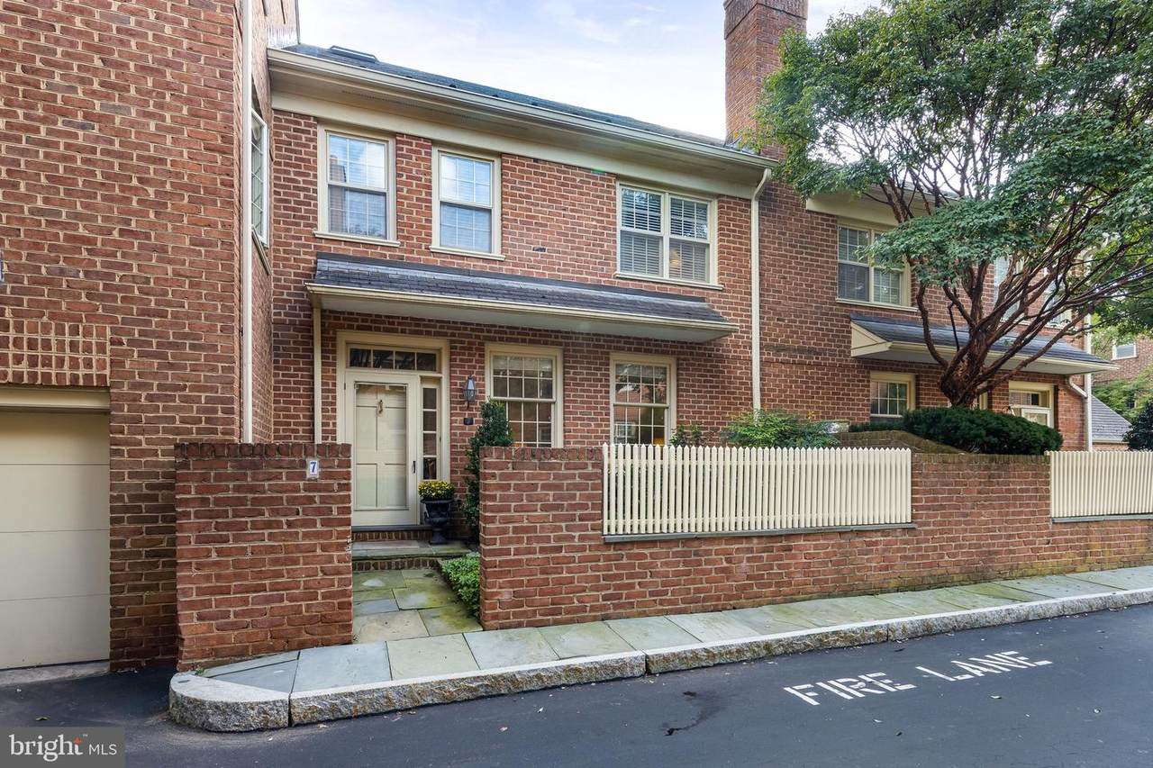 251 Montgomery Avenue - Photo 1
